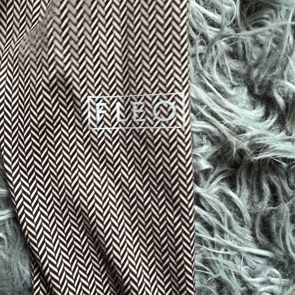 Fleo leggings. Size medium. Worn 2x. No defects. No pilling.